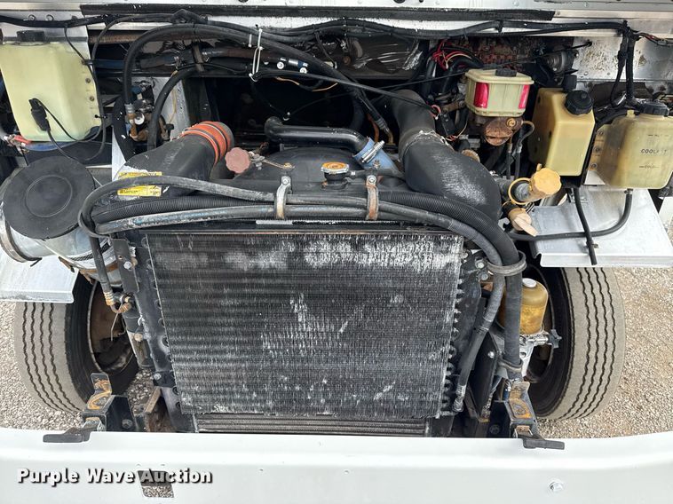 image for item EG5770 1999 Freightliner MT45 delivery truck