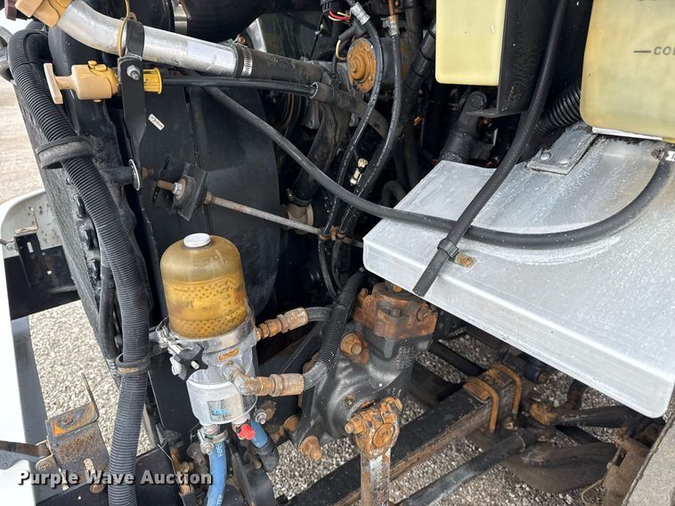 image for item EG5770 1999 Freightliner MT45 delivery truck