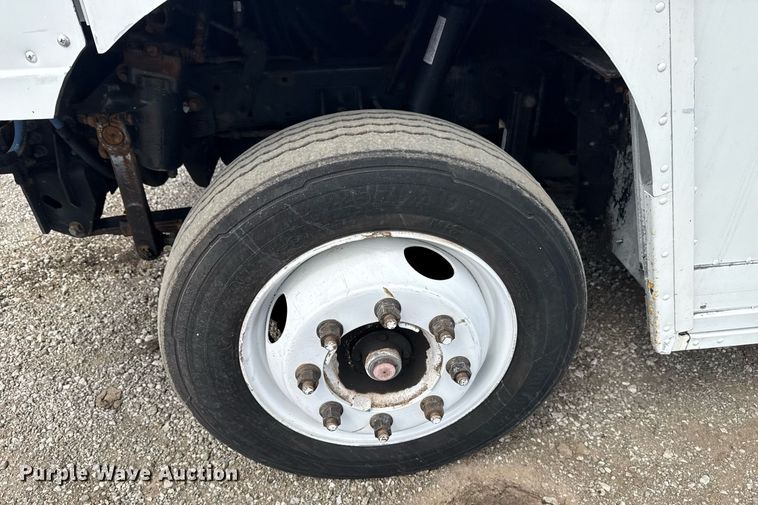 image for item EG5770 1999 Freightliner MT45 delivery truck