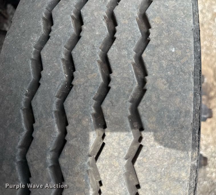 image for item EG5770 1999 Freightliner MT45 delivery truck