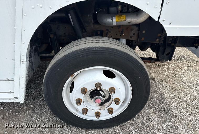 image for item EG5770 1999 Freightliner MT45 delivery truck