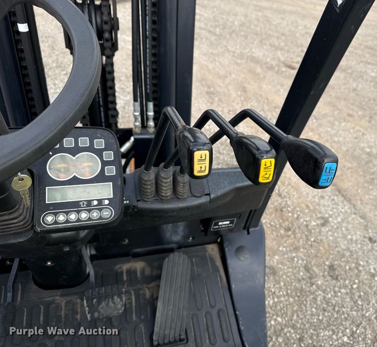 image for item EG5778 2008 Clark C25CL forklift