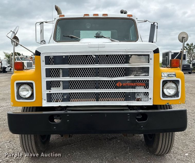 image for item EG5783 1987 International F-2574 tow truck