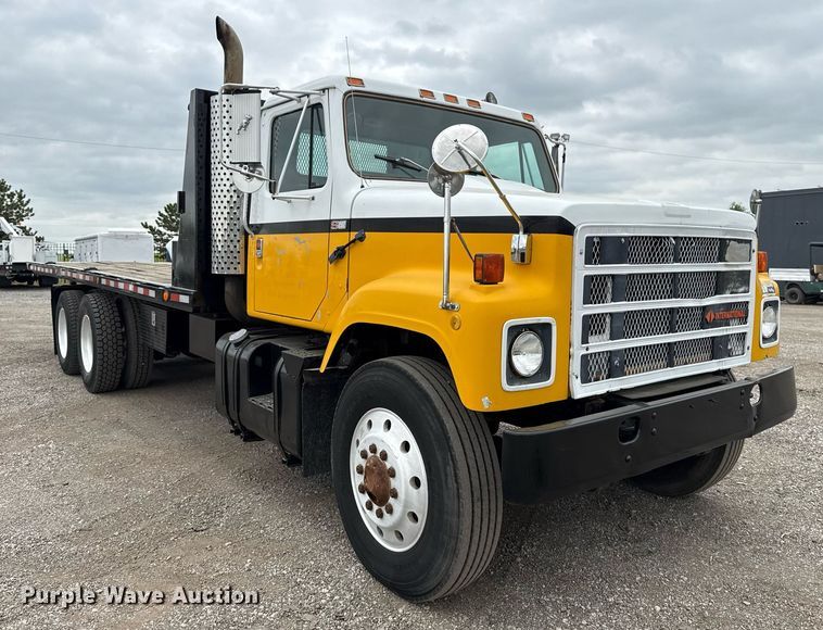 image for item EG5783 1987 International F-2574 tow truck