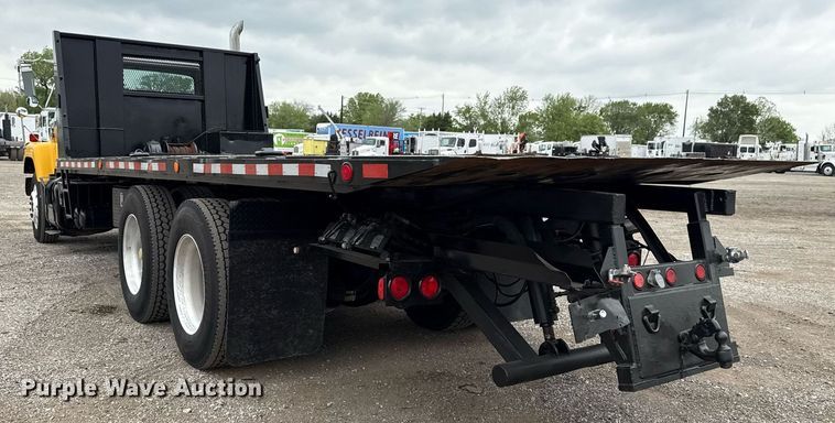 image for item EG5783 1987 International F-2574 tow truck