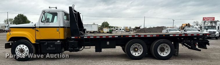 image for item EG5783 1987 International F-2574 tow truck