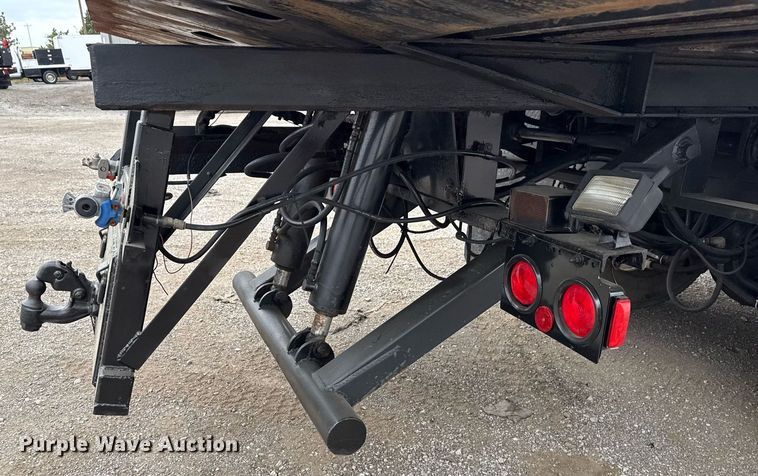 image for item EG5783 1987 International F-2574 tow truck