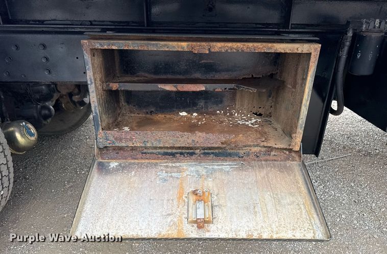 image for item EG5783 1987 International F-2574 tow truck