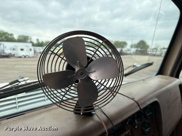 image for item EG5783 1987 International F-2574 tow truck