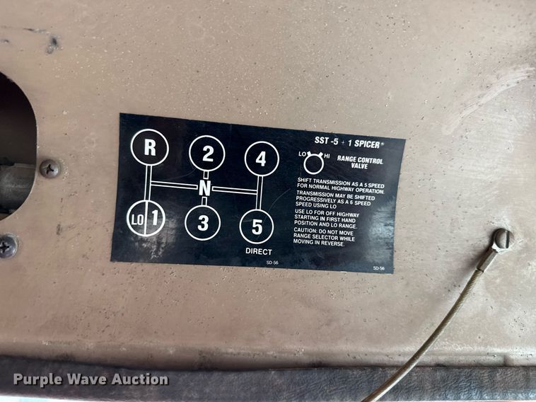 image for item EG5783 1987 International F-2574 tow truck