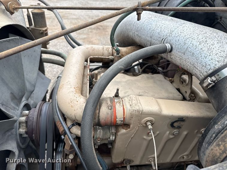 image for item EG5783 1987 International F-2574 tow truck