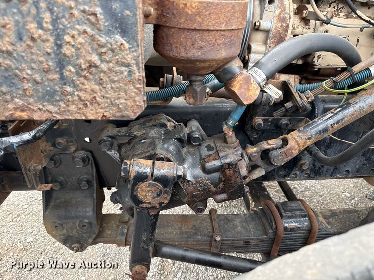 image for item EG5783 1987 International F-2574 tow truck