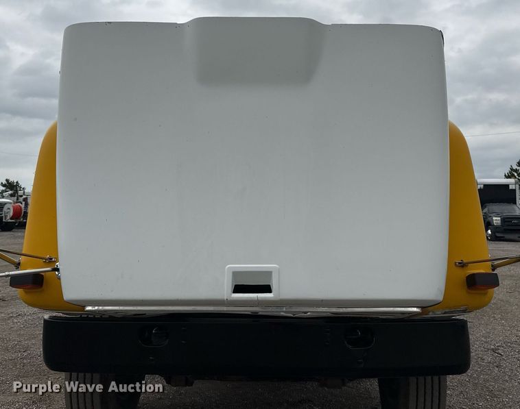 image for item EG5783 1987 International F-2574 tow truck