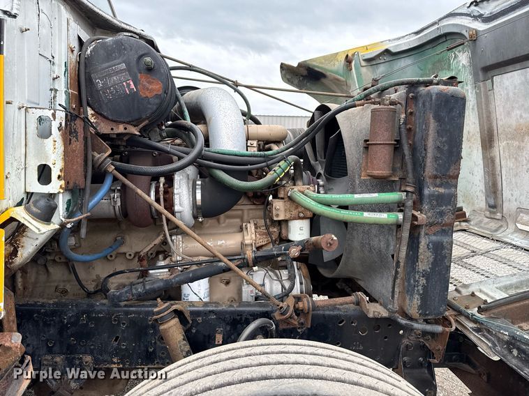 image for item EG5783 1987 International F-2574 tow truck