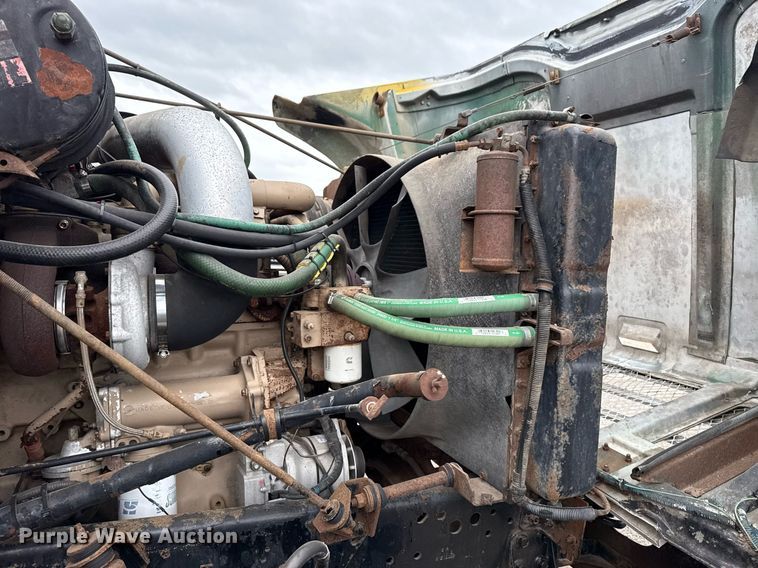 image for item EG5783 1987 International F-2574 tow truck