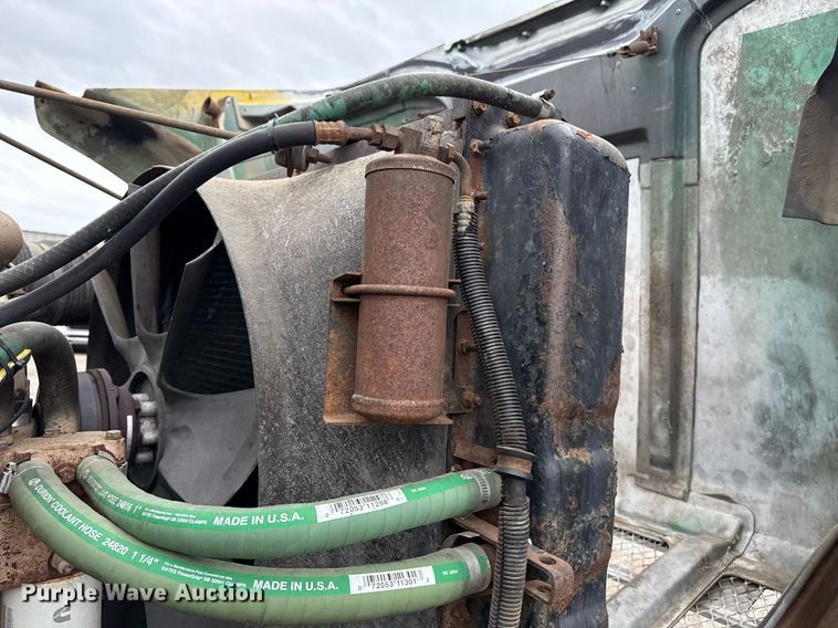 image for item EG5783 1987 International F-2574 tow truck