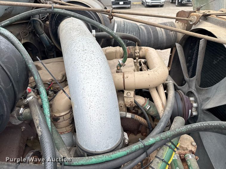 image for item EG5783 1987 International F-2574 tow truck