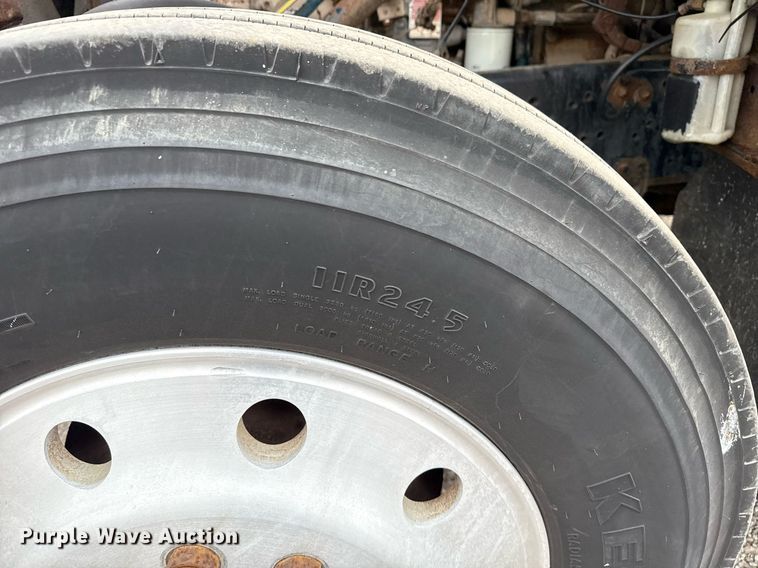 image for item EG5783 1987 International F-2574 tow truck