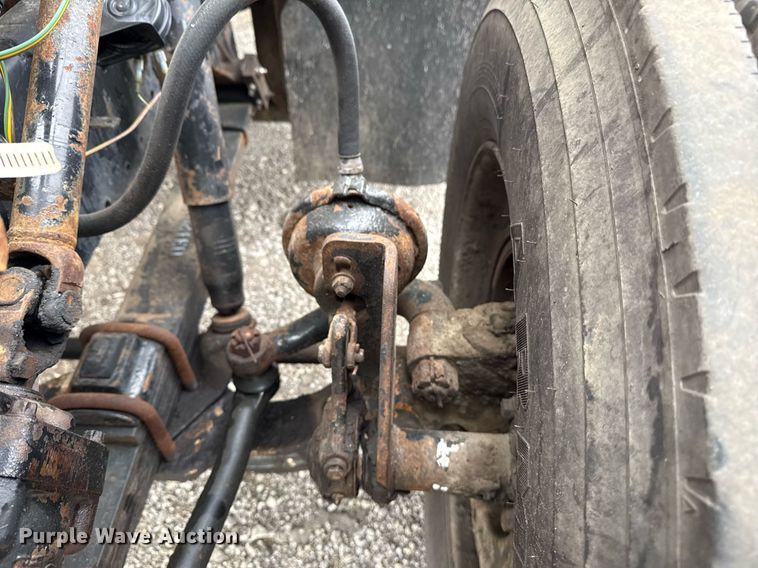 image for item EG5783 1987 International F-2574 tow truck