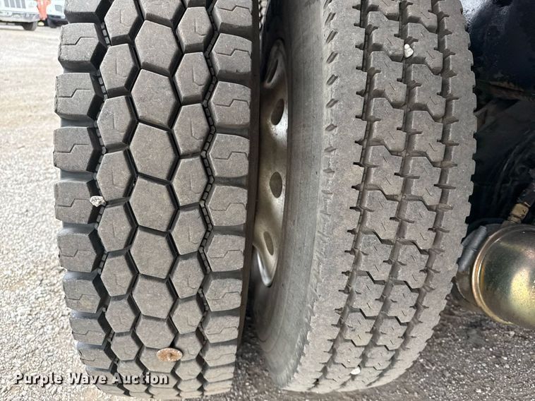 image for item EG5783 1987 International F-2574 tow truck