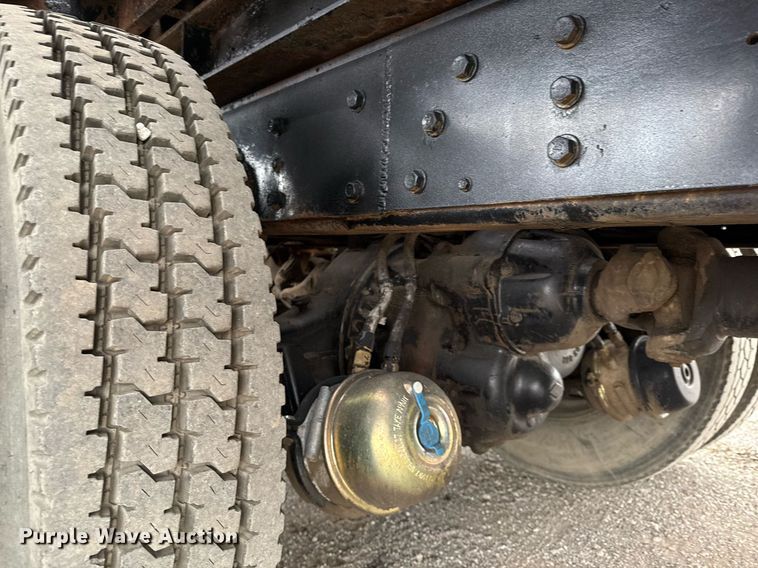 image for item EG5783 1987 International F-2574 tow truck