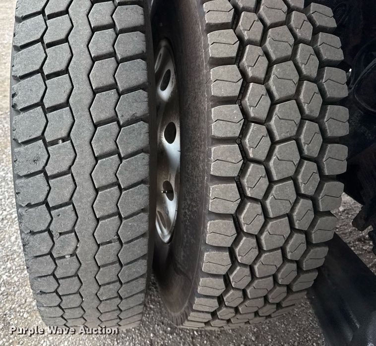 image for item EG5783 1987 International F-2574 tow truck