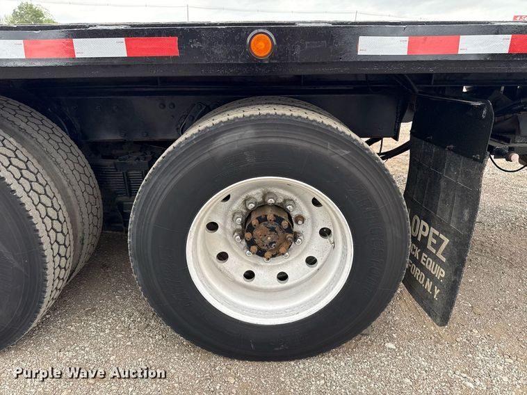 image for item EG5783 1987 International F-2574 tow truck