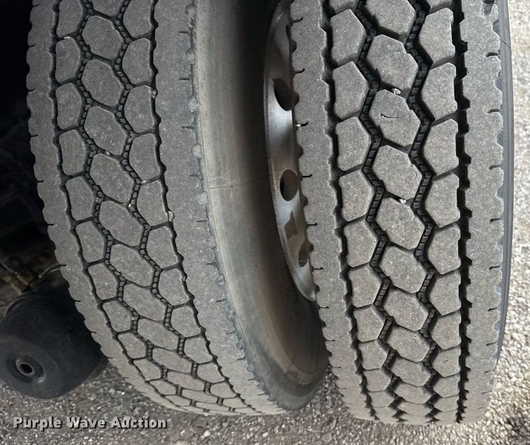 image for item EG5783 1987 International F-2574 tow truck