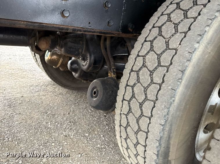 image for item EG5783 1987 International F-2574 tow truck