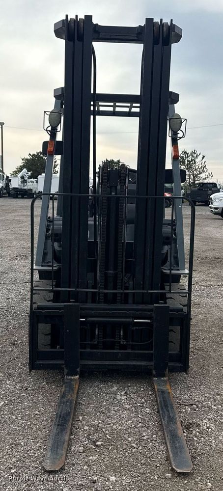 image for item EG5794 2006 Nissan 50 forklift