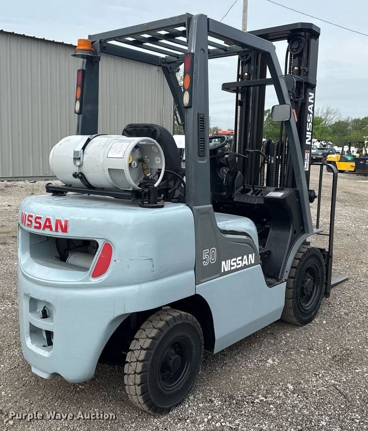 image for item EG5794 2006 Nissan 50 forklift