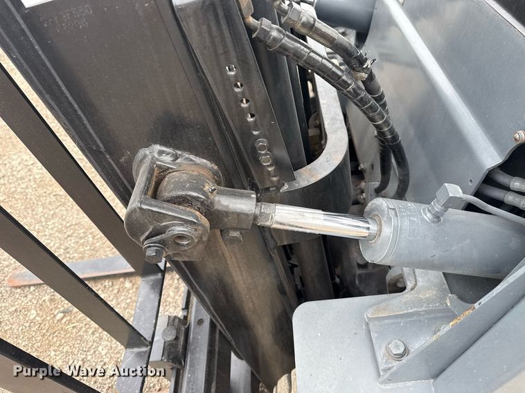 image for item EG5794 2006 Nissan 50 forklift