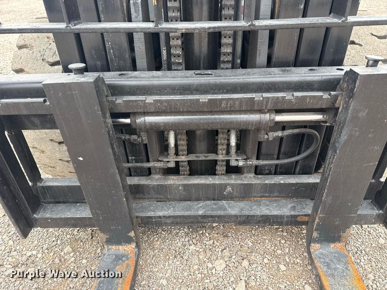 image for item EG5794 2006 Nissan 50 forklift