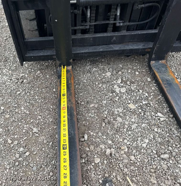 image for item EG5794 2006 Nissan 50 forklift