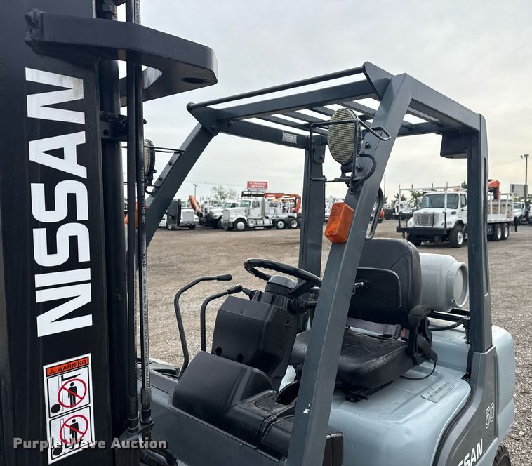 image for item EG5794 2006 Nissan 50 forklift