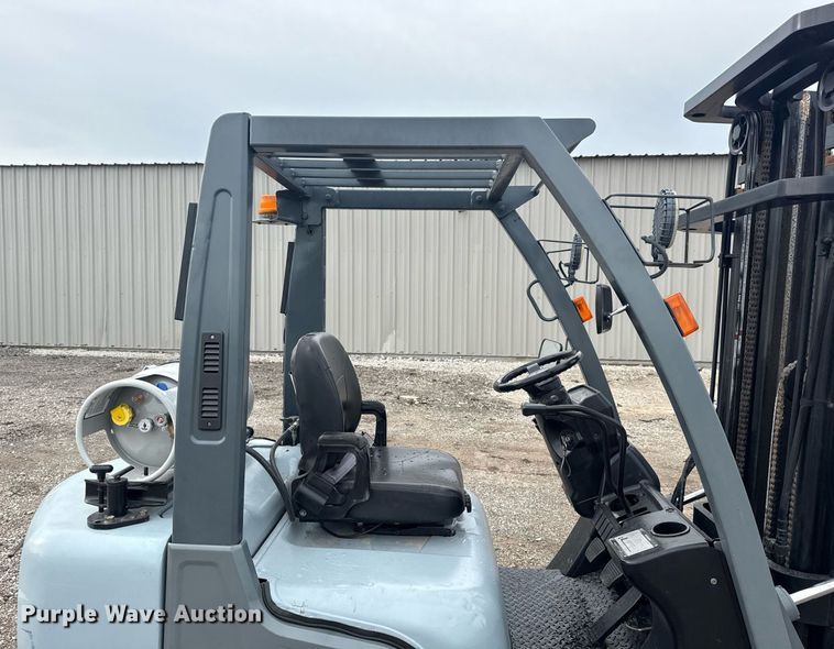 image for item EG5794 2006 Nissan 50 forklift