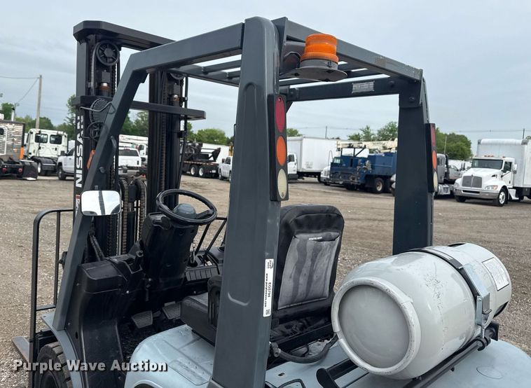image for item EG5794 2006 Nissan 50 forklift