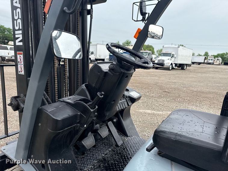 image for item EG5794 2006 Nissan 50 forklift