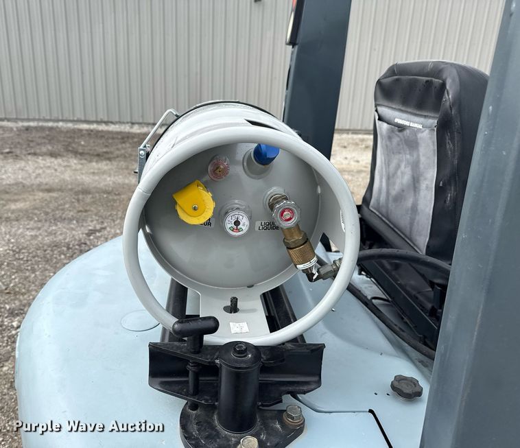 image for item EG5794 2006 Nissan 50 forklift