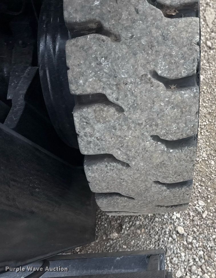 image for item EG5794 2006 Nissan 50 forklift