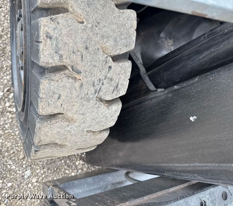 image for item EG5794 2006 Nissan 50 forklift