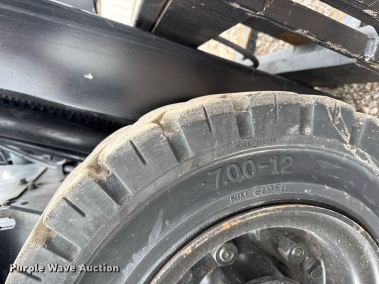 image for item EG5794 2006 Nissan 50 forklift