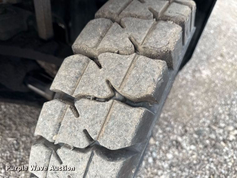 image for item EG5794 2006 Nissan 50 forklift