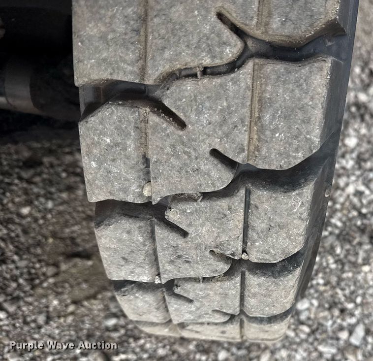 image for item EG5794 2006 Nissan 50 forklift