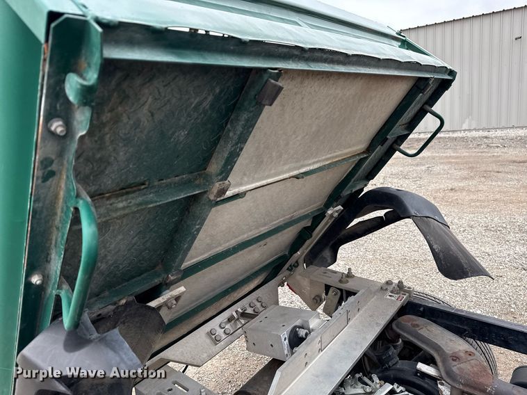 image for item EG5799 2007 Kawasaki Mule 3010 utility vehicle