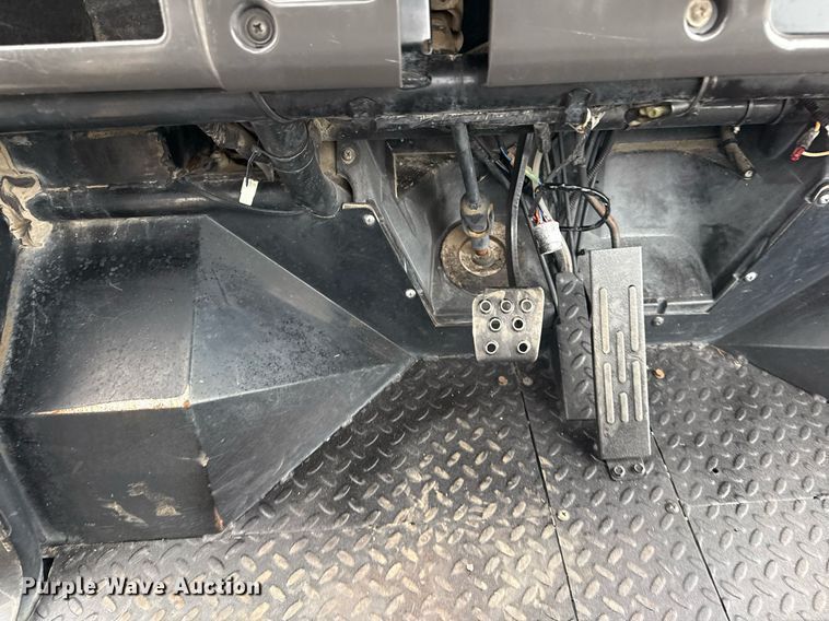 image for item EG5799 2007 Kawasaki Mule 3010 utility vehicle