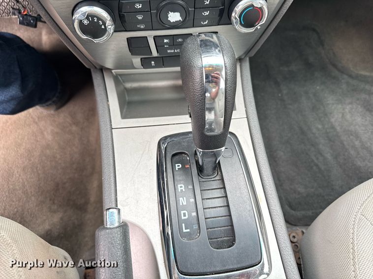 image for item EG6403 2010 Ford Fusion SE  