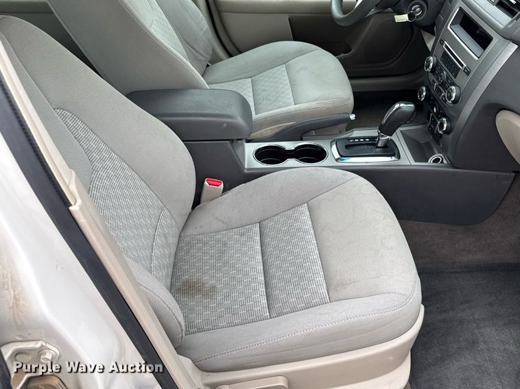 image for item EG6403 2010 Ford Fusion SE  