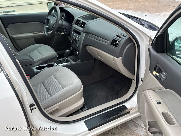 image for item EG6403 2010 Ford Fusion SE  