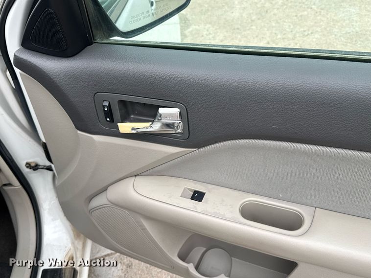 image for item EG6403 2010 Ford Fusion SE  
